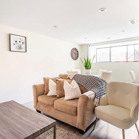 Cozy 2 Brm Apartment Mins Away From United Center 芝加哥 外观 照片