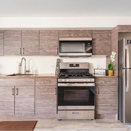 Cozy 2 Brm Apartment Mins Away From United Center 芝加哥 外观 照片