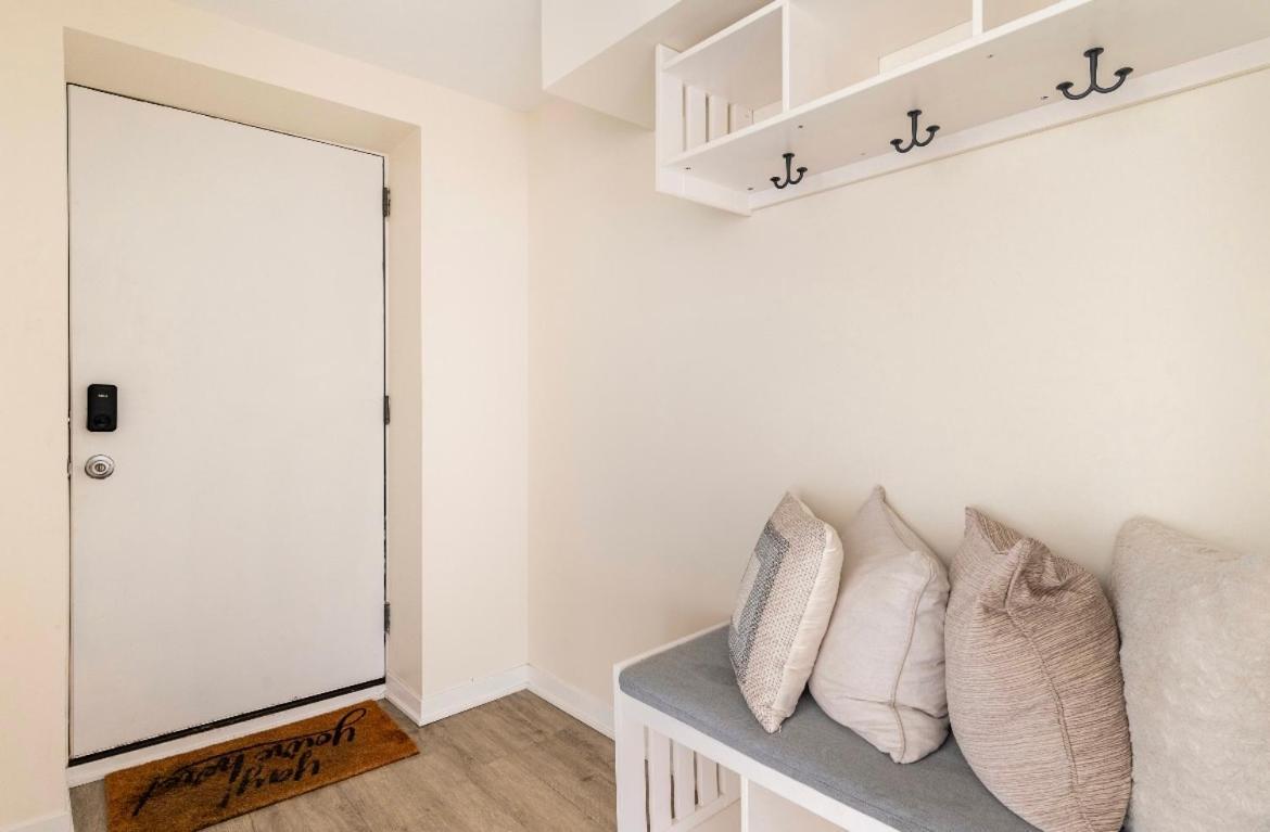 Cozy 2 Brm Apartment Mins Away From United Center 芝加哥 外观 照片