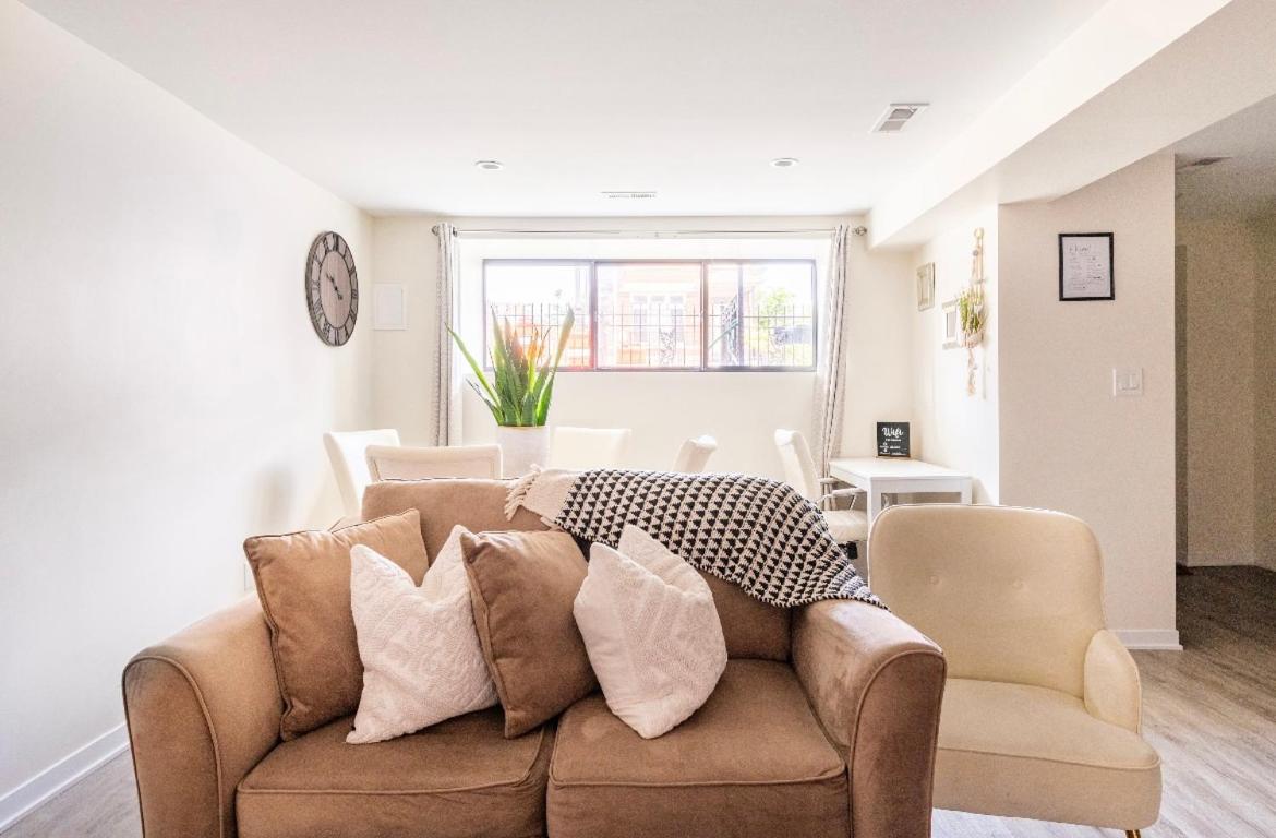 Cozy 2 Brm Apartment Mins Away From United Center 芝加哥 外观 照片