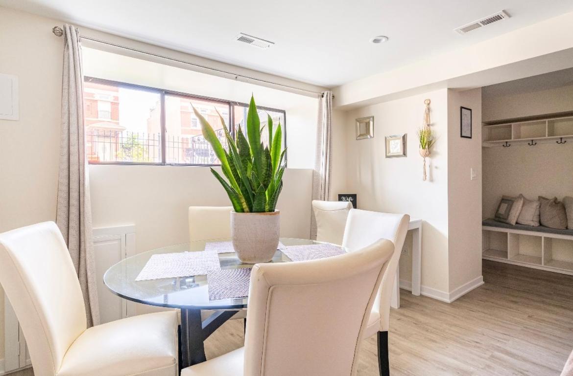 Cozy 2 Brm Apartment Mins Away From United Center 芝加哥 外观 照片